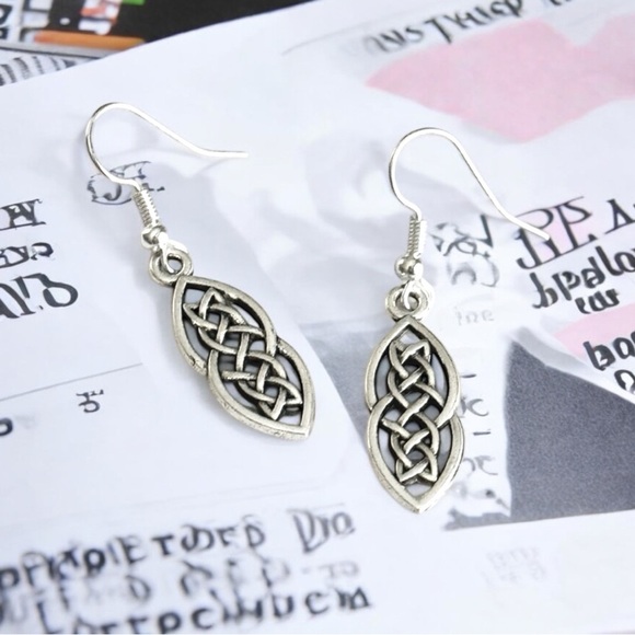 5 For $25💫Silver Filigree Dangles Earrings - Picture 3 of 6